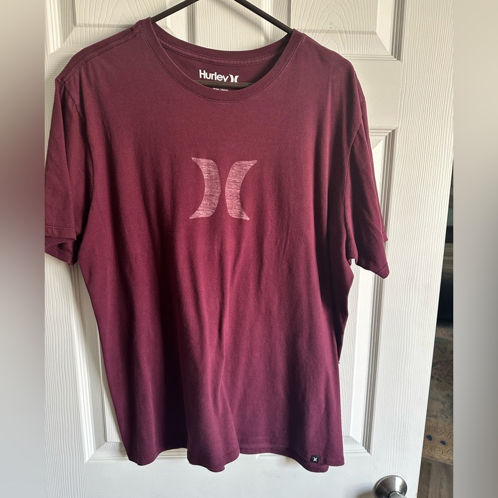 Large Hurley tshirt